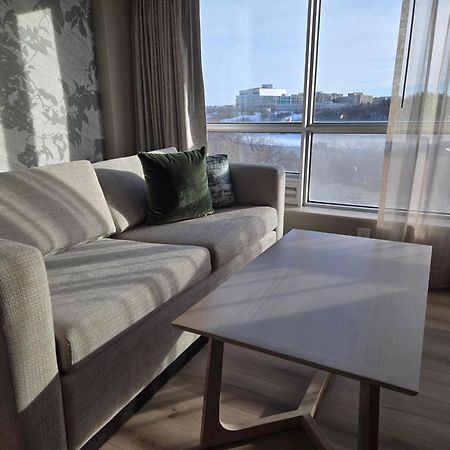Park Town Hotel Саскатун Екстериор снимка