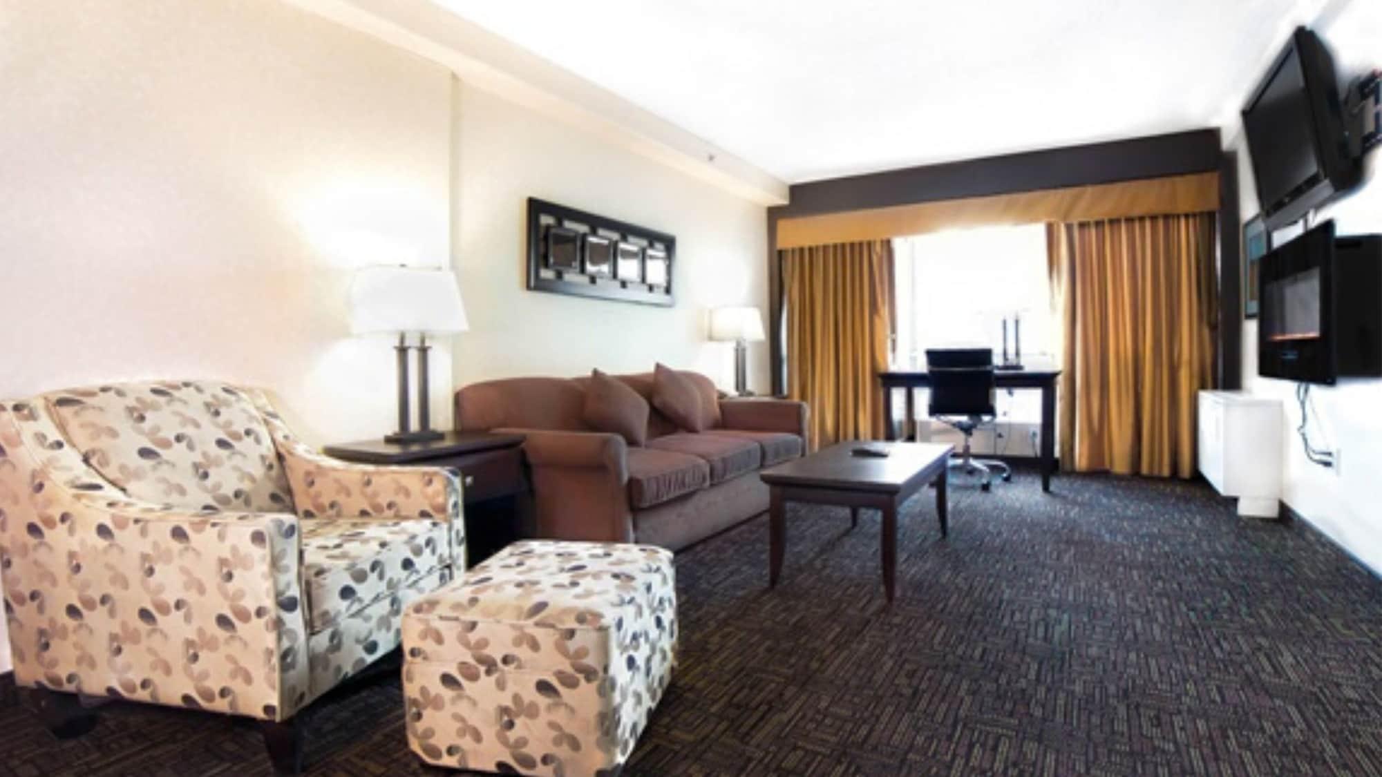 Park Town Hotel Саскатун Екстериор снимка