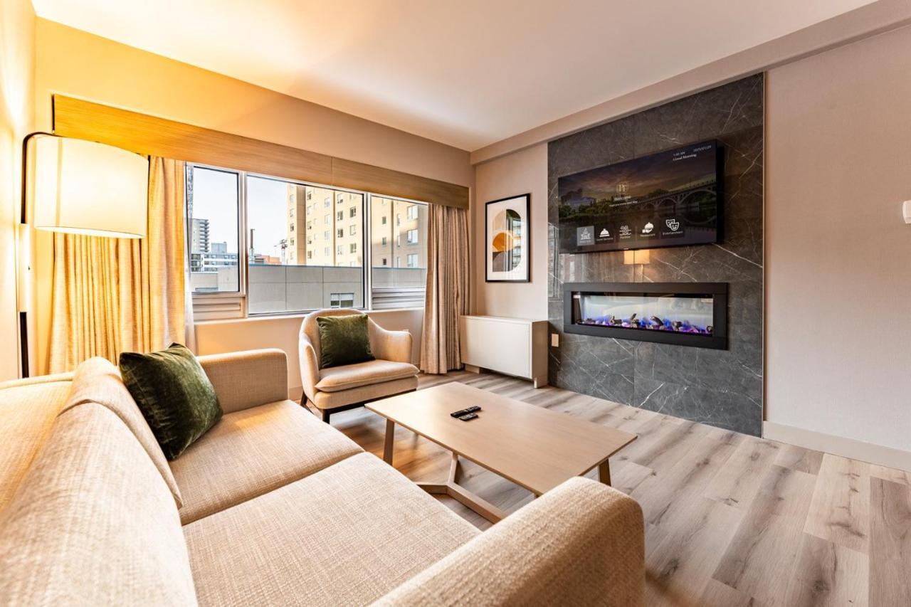 Park Town Hotel Саскатун Екстериор снимка