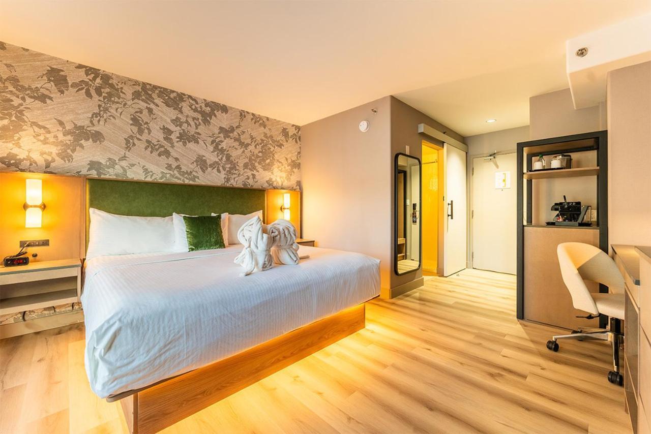 Park Town Hotel Саскатун Екстериор снимка