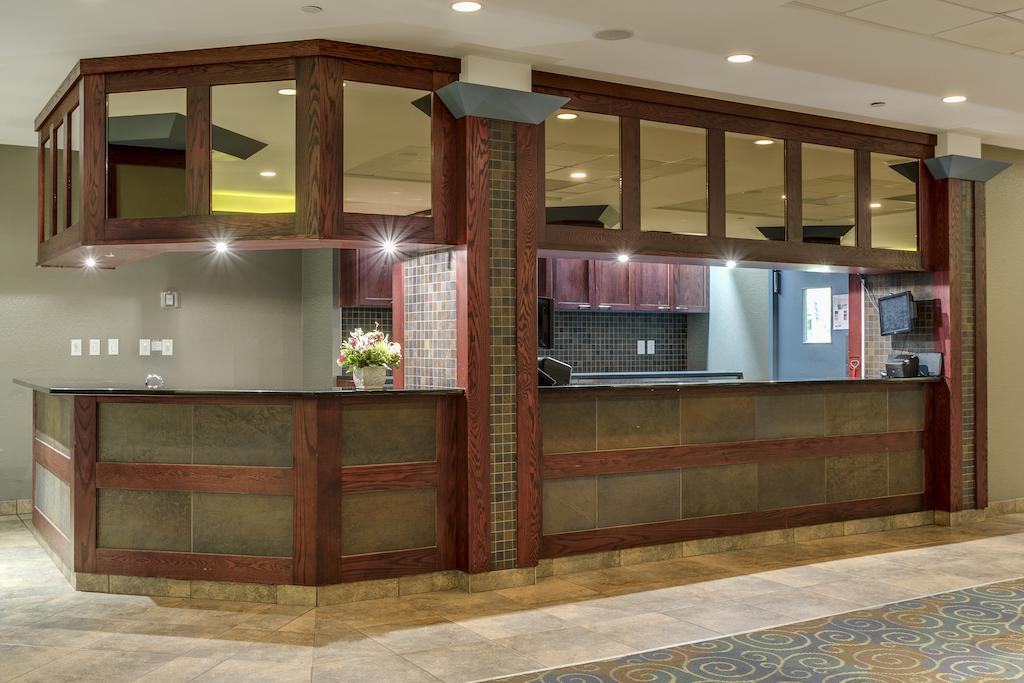 Park Town Hotel Саскатун Екстериор снимка