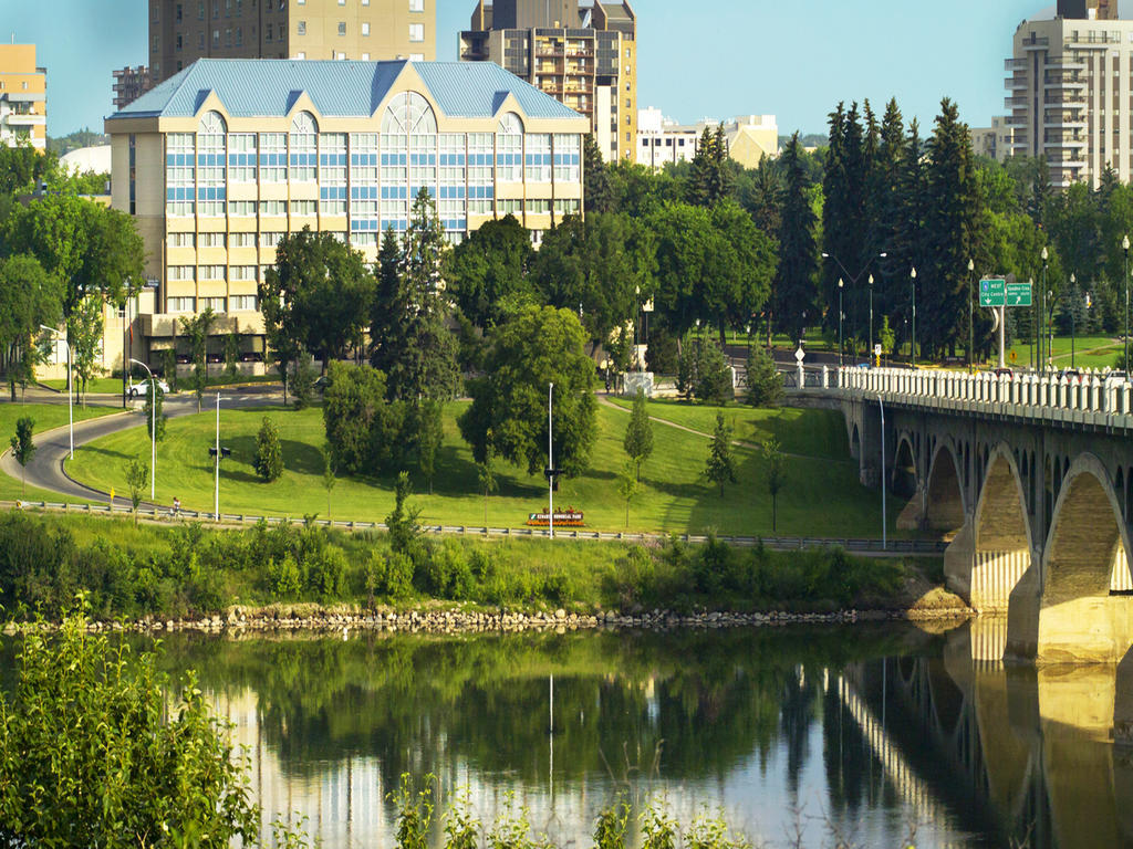 Park Town Hotel Саскатун Екстериор снимка