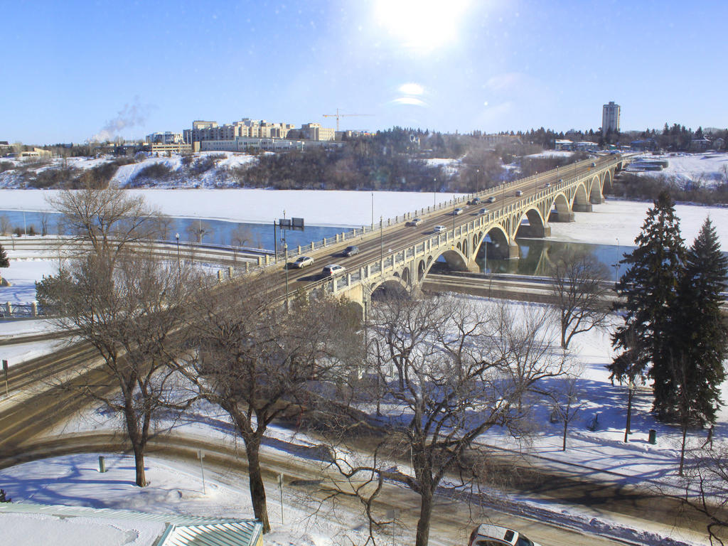 Park Town Hotel Саскатун Екстериор снимка