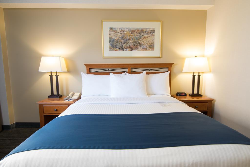 Park Town Hotel Саскатун Екстериор снимка
