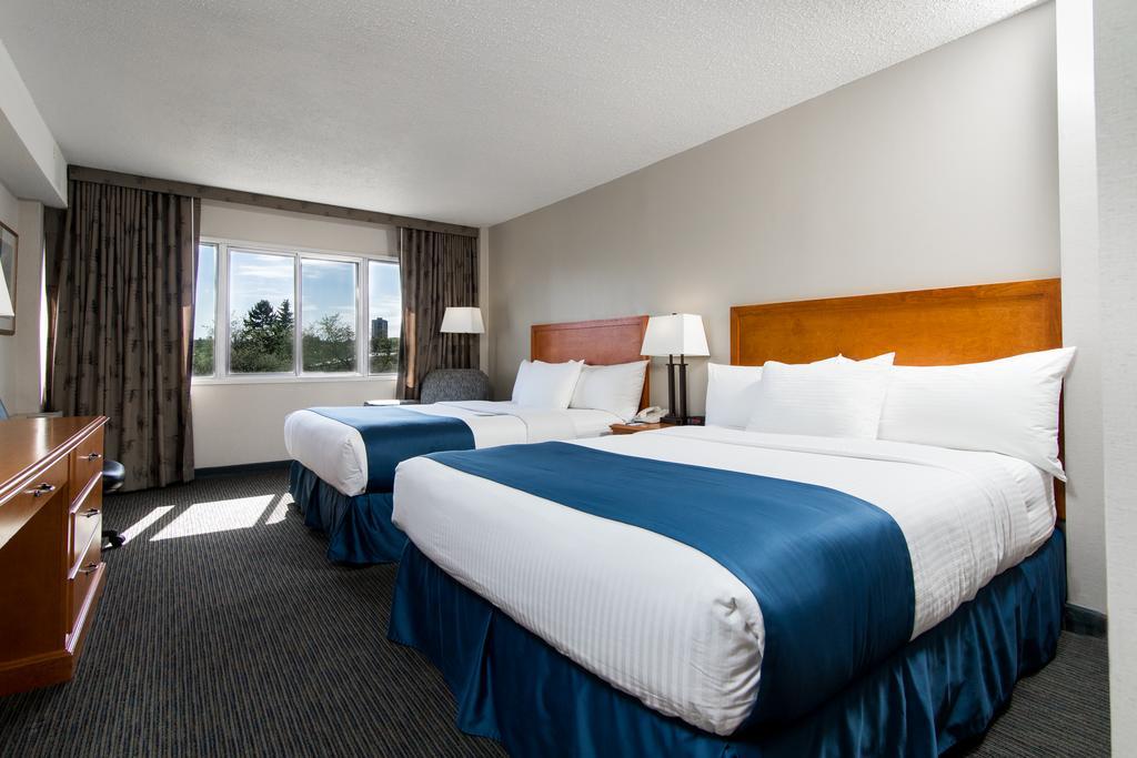 Park Town Hotel Саскатун Екстериор снимка