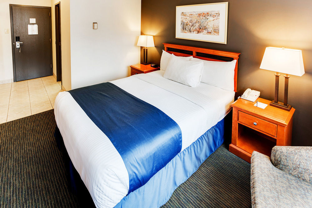 Park Town Hotel Саскатун Екстериор снимка