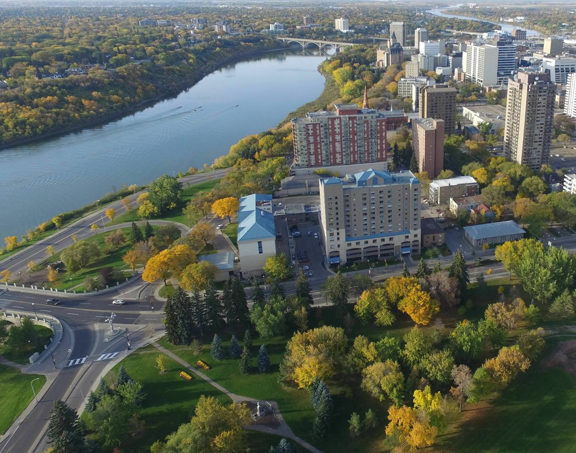 Park Town Hotel Саскатун Екстериор снимка