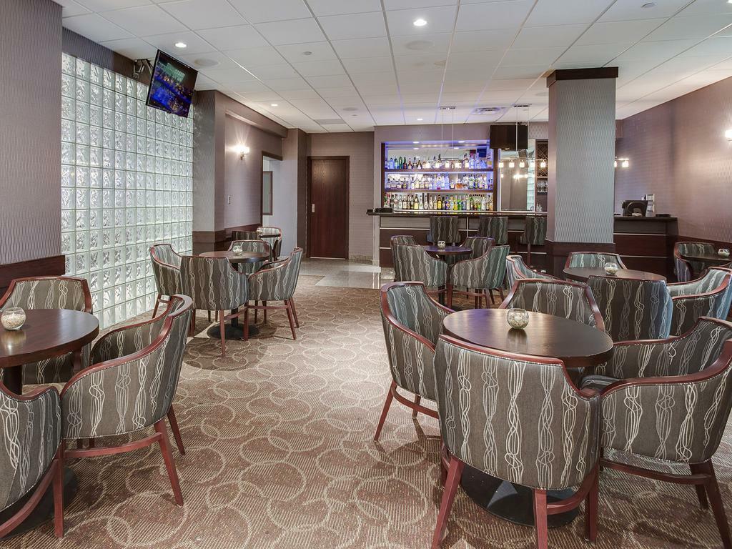 Park Town Hotel Саскатун Екстериор снимка